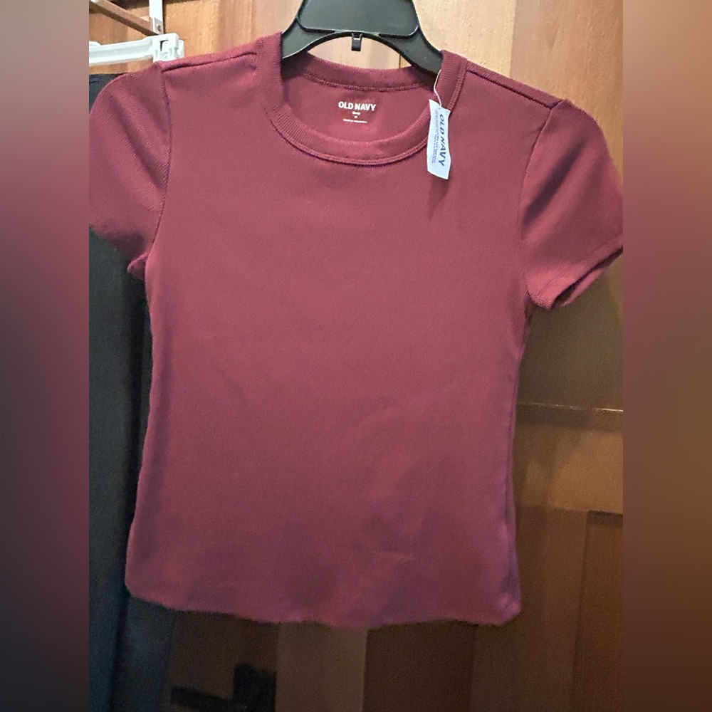 Women’s Old Navy Snug Fit Ribbed Top medium NWT